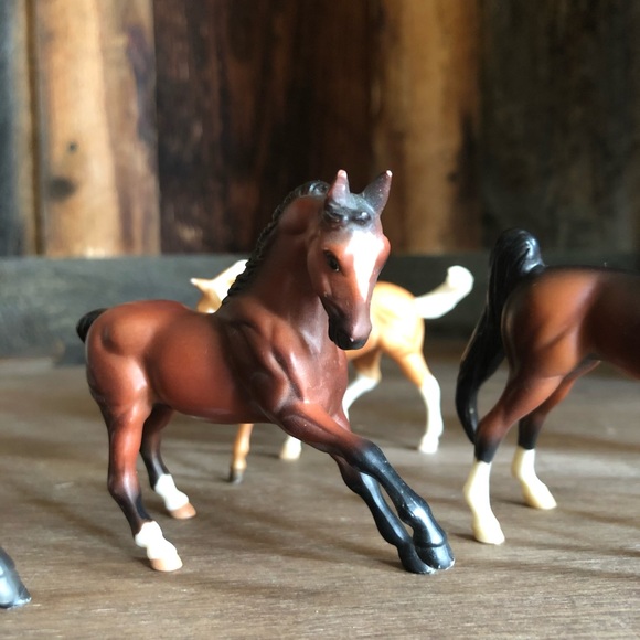 Group of mini Breyer horses - Picture 6 of 7